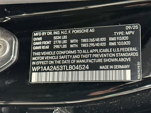 Used 2026 Porsche Macan AWD/4WD image 35