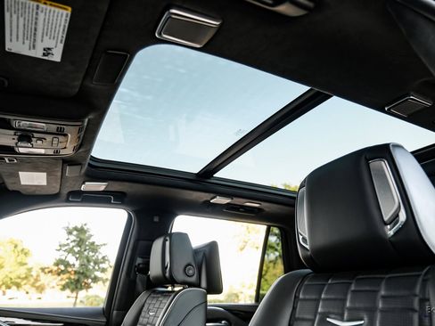 Used 2023 Cadillac Escalade V image 34