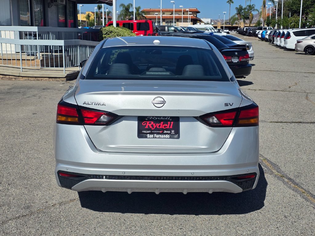Used 2024 Nissan Altima 2.5 SV FWD image 7