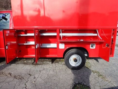 New 2026 Ford E-350 and Econoline 350 Super Duty w/ Interior Upgrade Package image 3