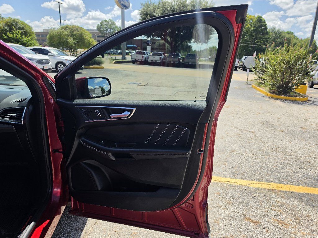 Used 2023 Ford Edge ST AWD/4WD image 16