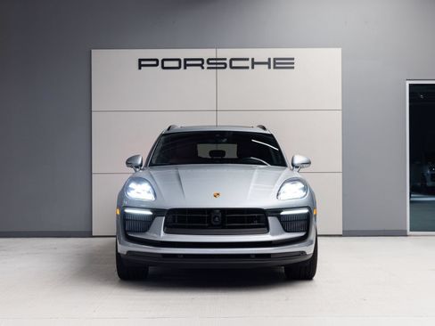 Certified 2024 Porsche Macan S AWD/4WD image 10