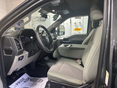 Used 2019 Ford F250 XL w/ STX Appearance Package image 18