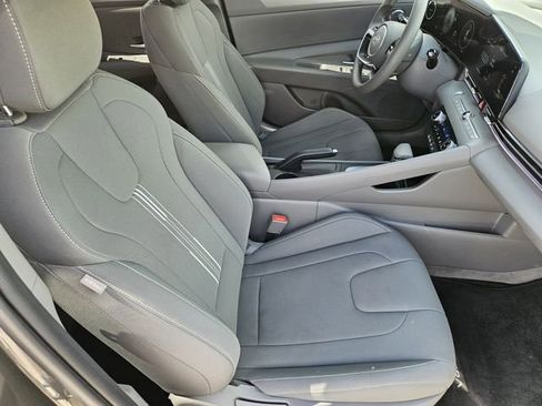 Used 2024 Hyundai Elantra SEL image 13