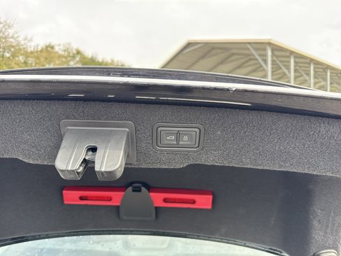 Used 2021 Audi A8 L 4.0T image 37