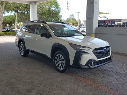 Used 2023 Subaru Outback Premium AWD/4WD image 6