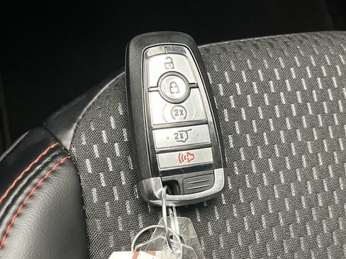 Certified 2025 Ford Escape ST-Line w/ Tech Pack #1 AWD/4WD image 26