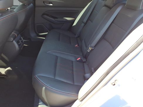 Used 2023 Nissan Altima 2.0 SR image 9