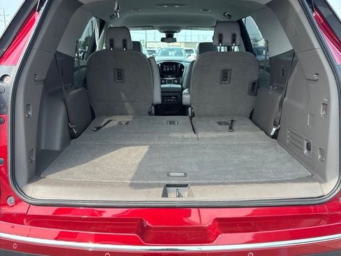 Used 2018 Chevrolet Traverse Premier w/ Driver Confidence II Package FWD image 34