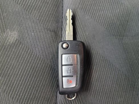 Used 2016 Nissan Rogue S FWD image 32