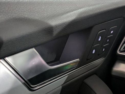 Certified 2025 Audi Q5 2.0T Premium image 20