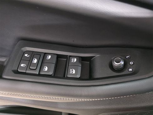 Used 2024 Jeep Grand Cherokee Altitude image 27