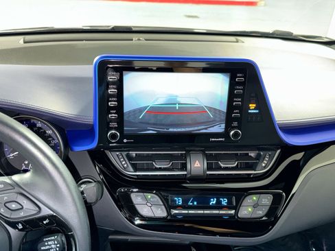 Used 2022 Toyota C-HR XLE FWD image 17