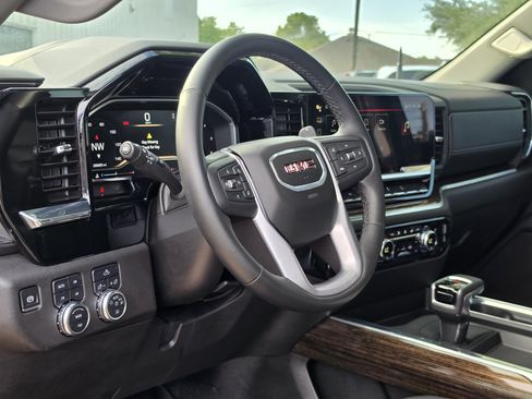 Used 2024 GMC Sierra 1500 Elevation w/ X31 Off-Road Package AWD/4WD image 3