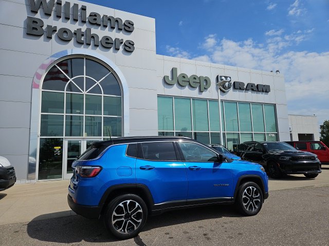 Used 2023 Jeep Compass Limited AWD/4WD image 6
