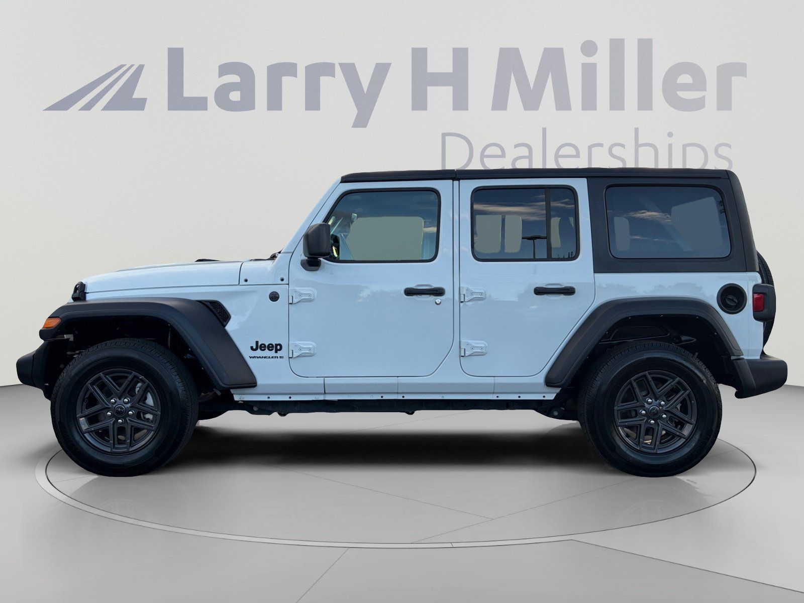 Used 2024 Jeep Wrangler Unlimited Sport AWD/4WD image 2