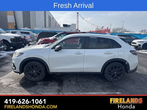 Used 2024 Honda HR-V Sport image 1