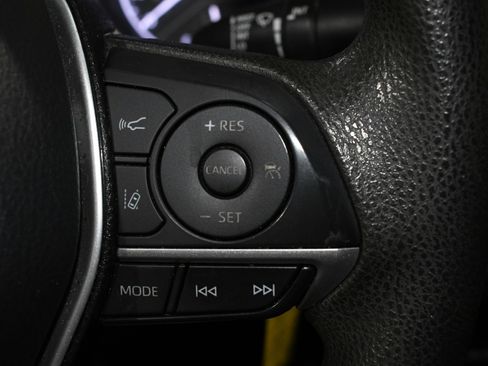 Used 2021 Toyota Camry LE image 30