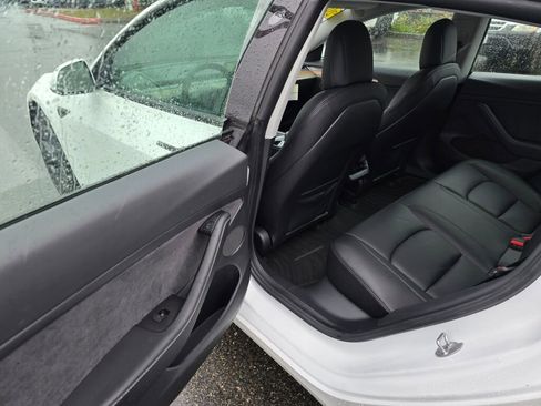 Used 2021 Tesla Model 3 Standard Range Plus image 15