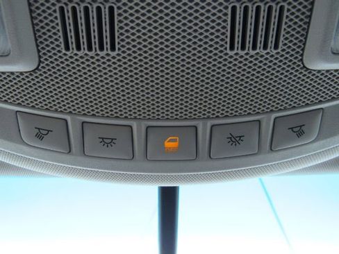 Used 2016 Lincoln MKZ Hybrid image 52