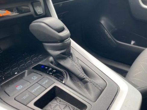 Used 2025 Toyota RAV4 XLE w/ Convenience Package image 19