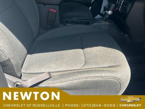 Used 2025 Jeep Gladiator Sport AWD/4WD image 21
