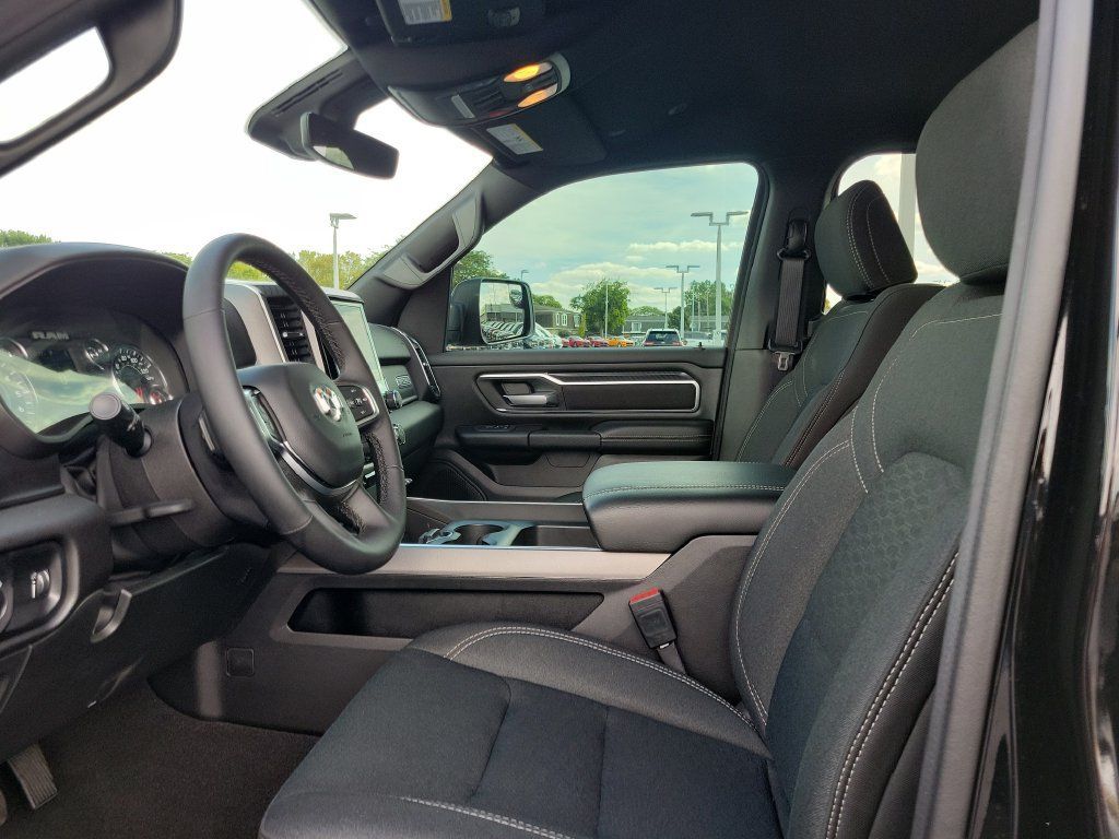 Used 2025 RAM 1500 Big Horn AWD/4WD image 18
