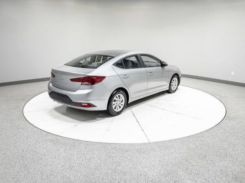 Used 2020 Hyundai Elantra SE FWD image 29