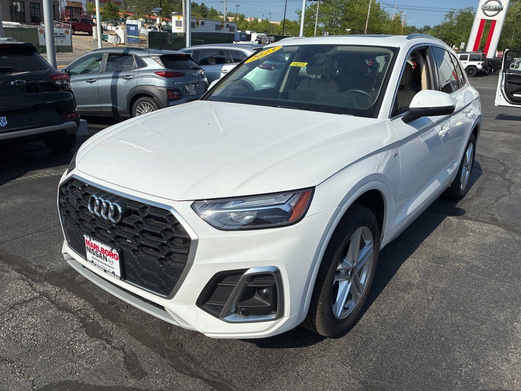 Used 2023 Audi Q5 e Premium w/ Convenience Package AWD/4WD image 3