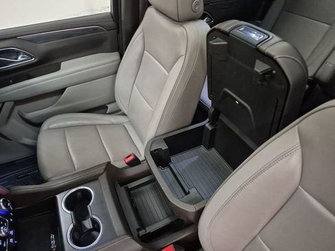 Used 2021 GMC Yukon SLT w/ SLT Premium Package image 36