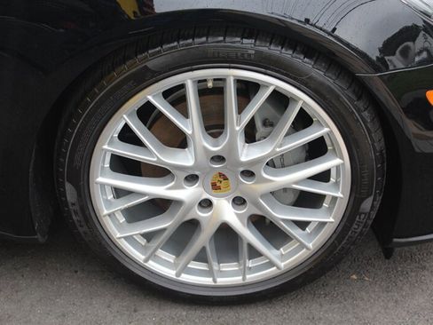 Used 2018 Porsche Panamera 4S AWD/4WD image 28