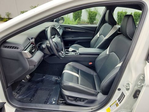 Used 2025 Toyota Camry SE FWD image 13
