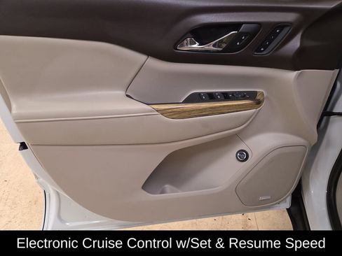 Used 2018 GMC Acadia Denali w/ Technology Package image 11