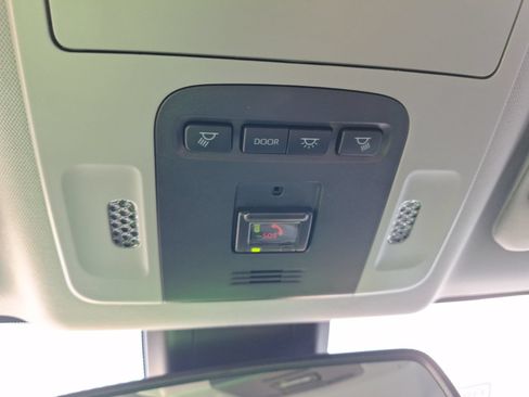 Used 2024 Toyota Camry XLE FWD image 27