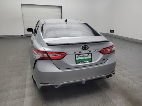 Used 2020 Toyota Camry SE FWD image 6