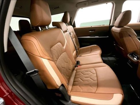 New 2026 Nissan Pathfinder Platinum image 34