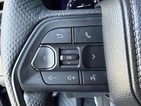 Used 2025 Toyota Tacoma TRD Pro AWD/4WD image 36
