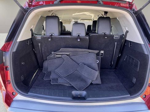 Used 2023 Nissan Pathfinder SL AWD/4WD image 17