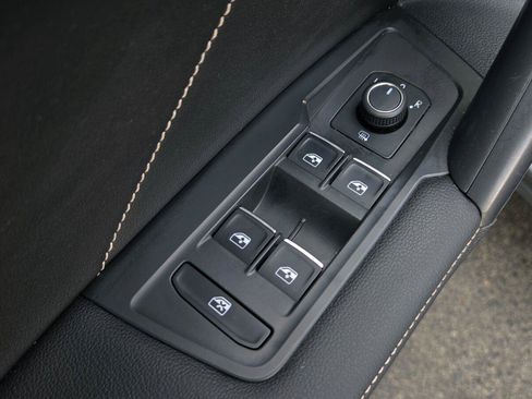 Used 2024 Volkswagen Tiguan SE R-Line FWD image 19