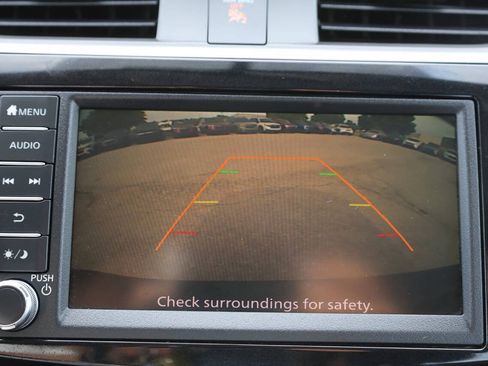 Used 2019 Nissan Sentra SV FWD image 18