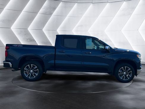 Used 2023 Chevrolet Silverado 1500 LT AWD/4WD image 6