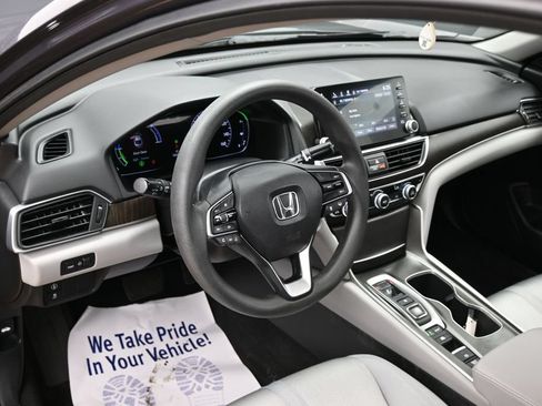 Used 2018 Honda Accord EX image 18