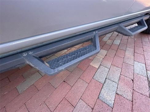 Used 2023 Nissan Frontier PRO-4X w/ Pro-4X Premium Package image 28