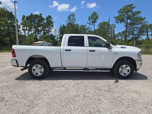 Used 2024 RAM 3500 Tradesman w/ Chrome Appearance Group AWD/4WD image 3