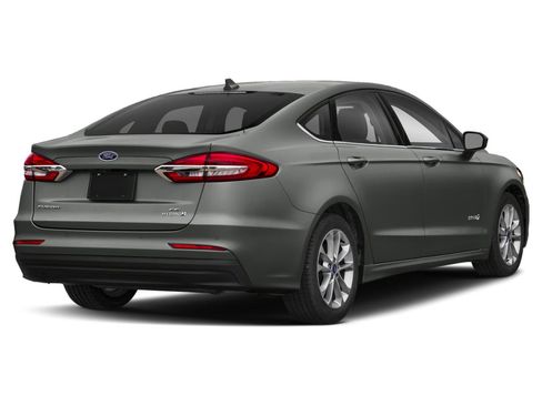 Used 2019 Ford Fusion Titanium FWD image 3