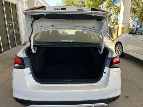 Used 2025 Nissan Versa SV image 31