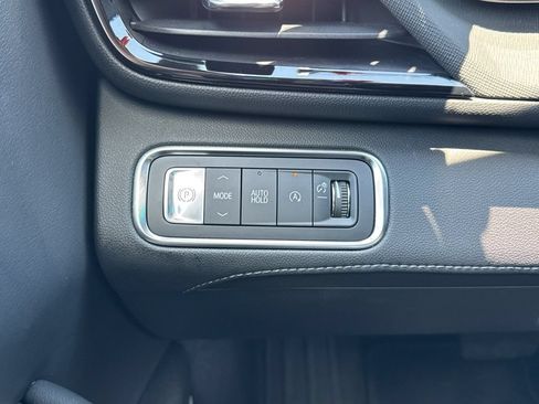 Used 2025 Buick Enclave Sport Touring FWD image 19