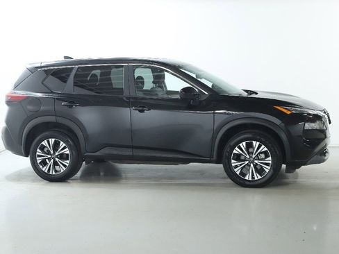 Used 2023 Nissan Rogue SV image 11