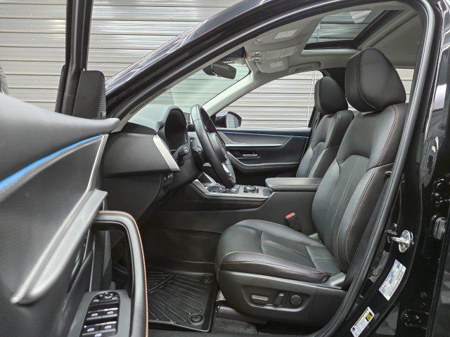 Used 2025 MAZDA CX-90 Plug-In Hybrid w/ Preferred AWD/4WD image 14