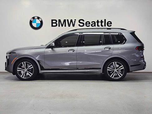 Used 2024 BMW X7 xDrive40i w/ M Sport Package image 3